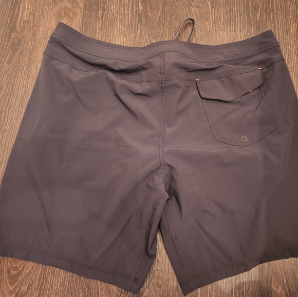 Saxx 2N1 Board Shorts  19" size 40 - Picture 2 of 3